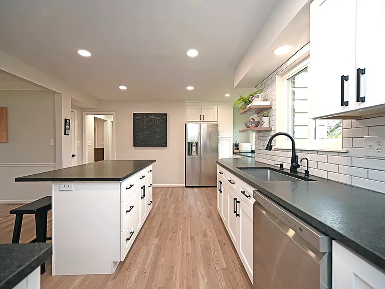8365 Squirrelridge Dr — Photo 7