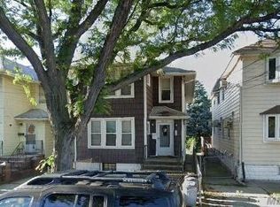 14929 17th Rd, Whitestone, NY 11357