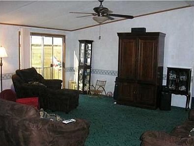 3rd image of 1235 Heidenreich Ln