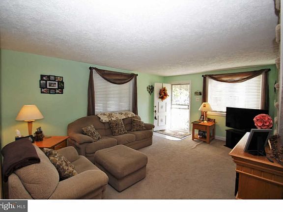 4th image of 901 Poplar Ave