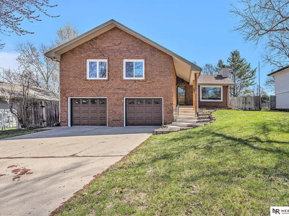 5308 S 65th Street Cir, Lincoln, NE 68516