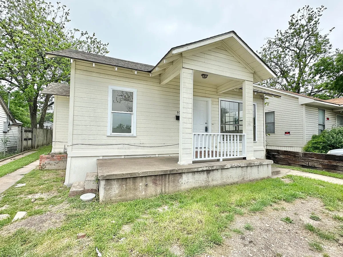 Building Photo - 908 S 25th St