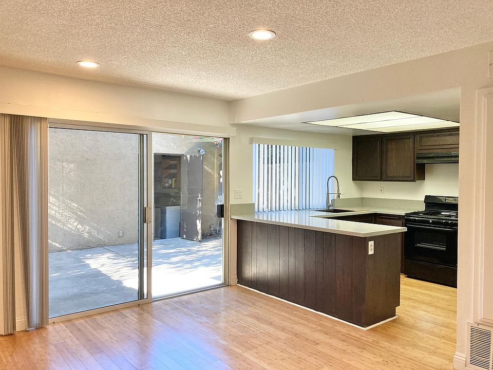 1st image of 20121 Leadwell St Unit 6