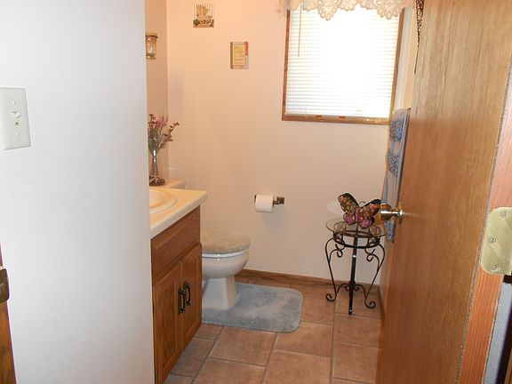 2nd image of 406 E Park St