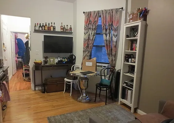 Rented by Mdrn Residential | media 5