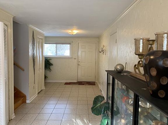 3rd image of 4852 Marshall Dr E