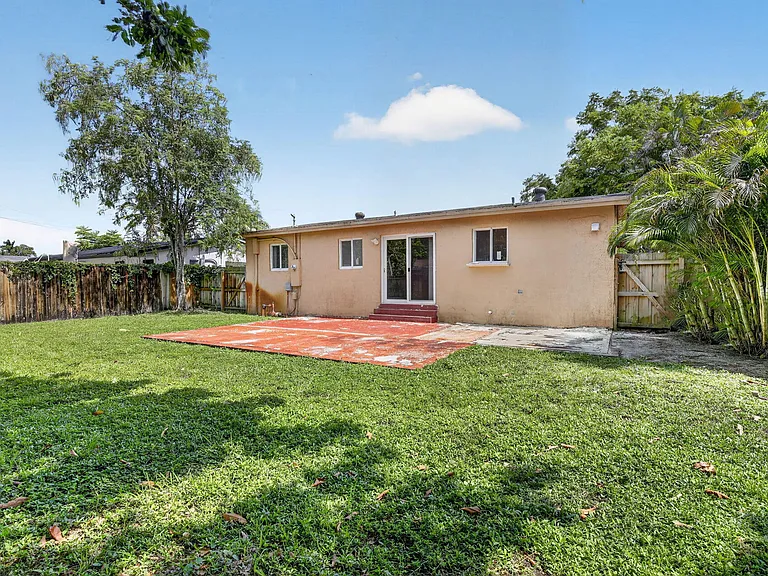 6281 NW 14th Ct — Photo 26