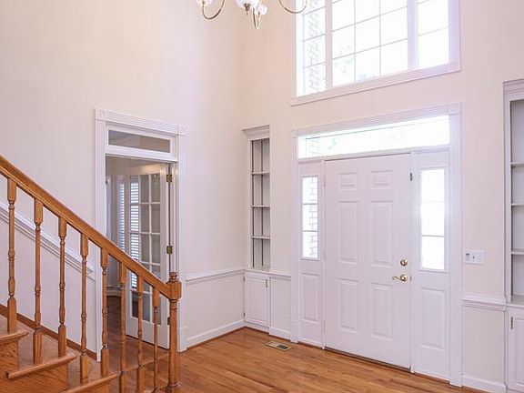 4th image of 1615 Greenway Dr