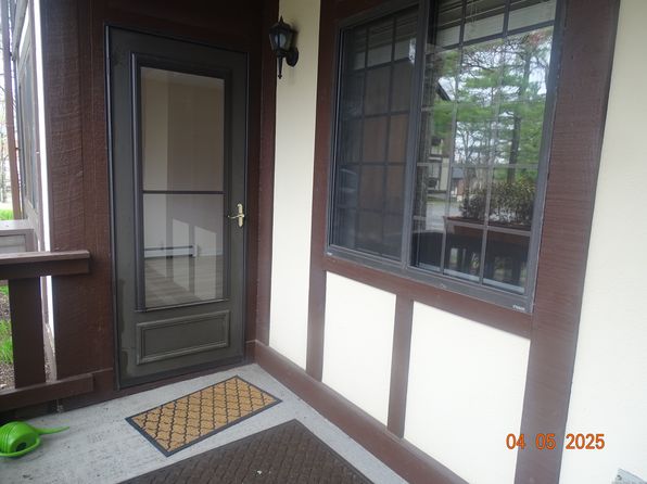 1 Andover Ct #1, Brookfield, CT 06804