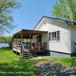 65 Marcellus Lane, Schaghticoke, NY, 12154