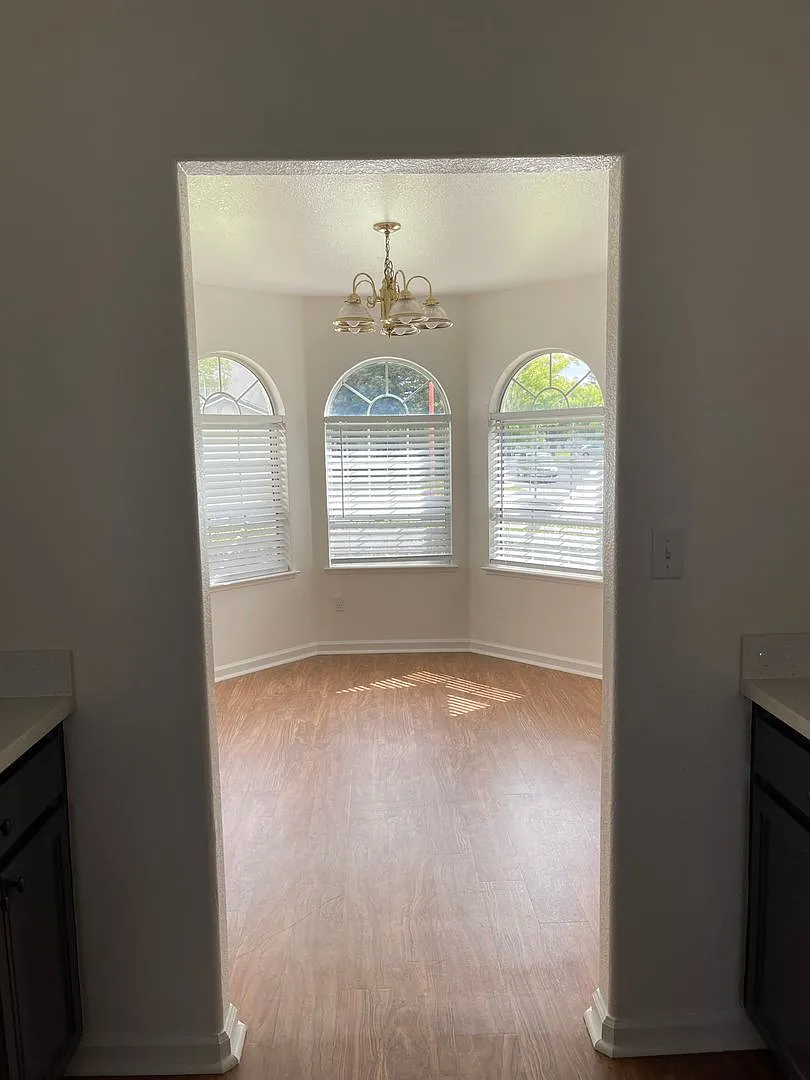 Beautiful, clean, and ready for Move-In — Photo 3