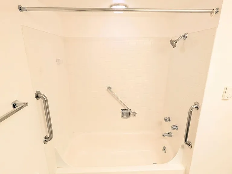 Kingcity Apartments — Photo 96
