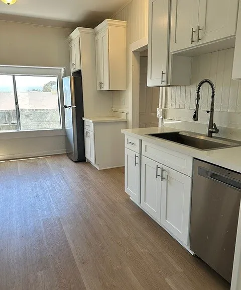 261 Irving Ave — Photo 2