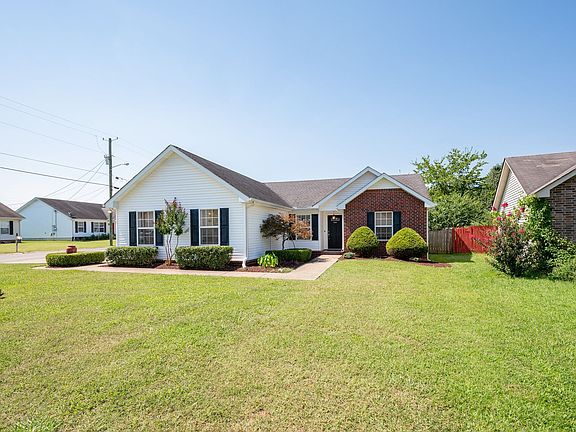 3rd image of 1405 Eastwoods Dr