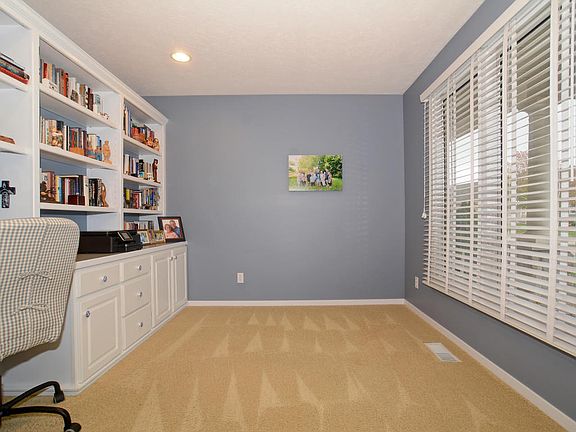 5th image of 3907 Windsor Hill Dr #9