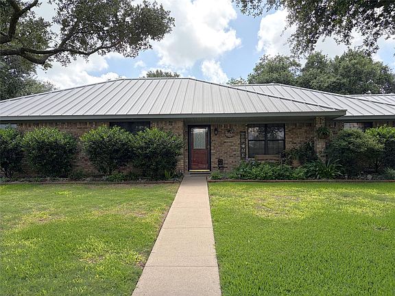 2nd image of 108 Meadow Dr