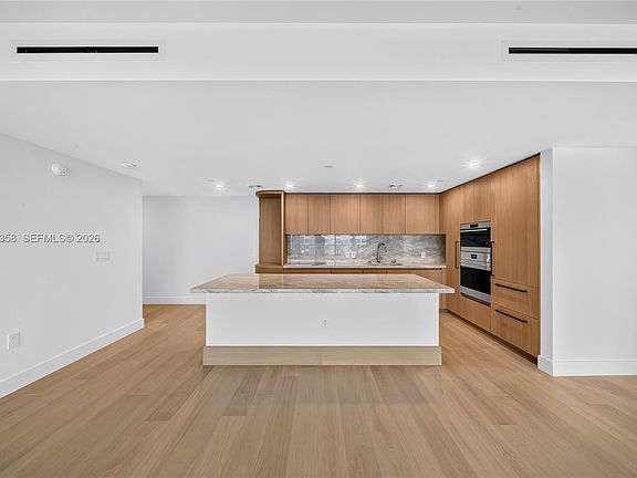 4th image of 1176 97th St 701