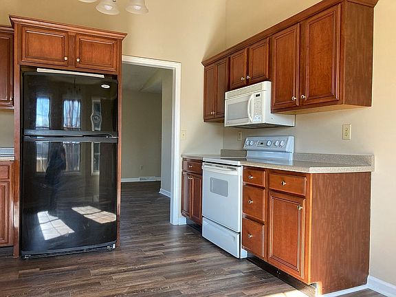 5th image of 110 Jenny Ln