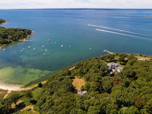 76 Old North Road, Pocasset, MA 02559