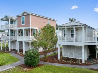 215 E 2nd St #27, Pass Christian, MS 39571