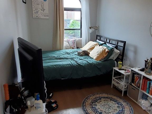 5th image of 331 Vernon Ave #3E