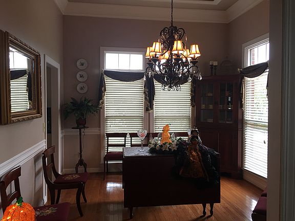 2nd image of 3821 Plantation Dr