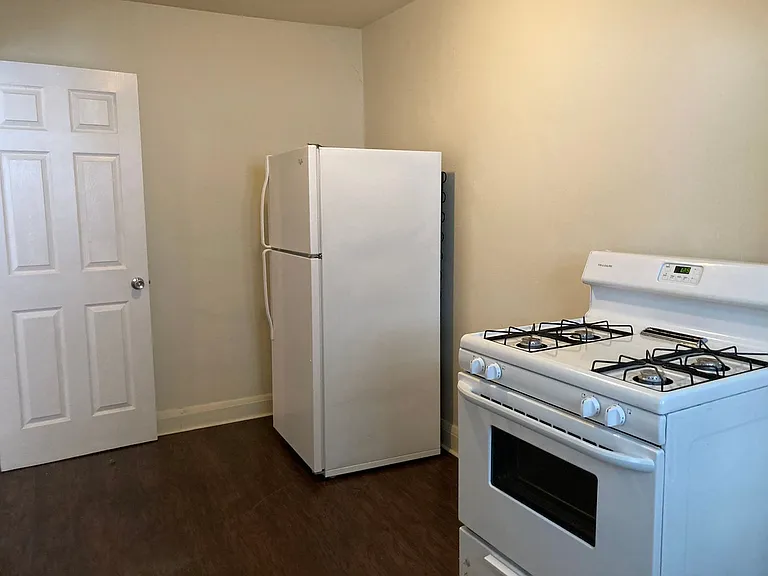Beautiful One Bedroom in Swissvale!! — Photo 14