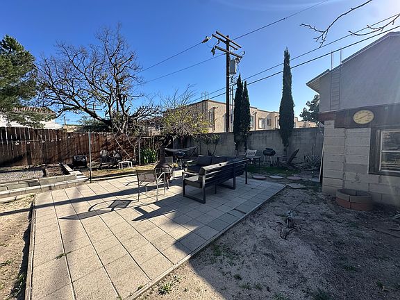 2nd image of 2332 Montrose Ave #1/2
