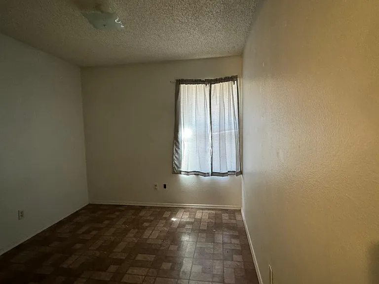 2829 E Capri Cir #2 — Photo 10