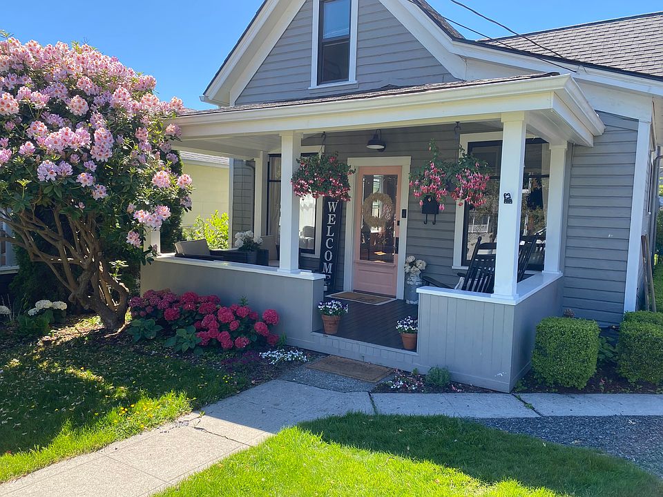 1st image of 210 Avenue C