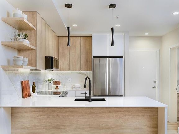 3rd image of 34375 Gladys Ave #312
