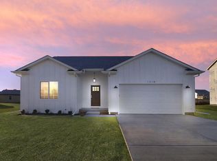 1218 Evergreen Dr, Delavan, WI 53115