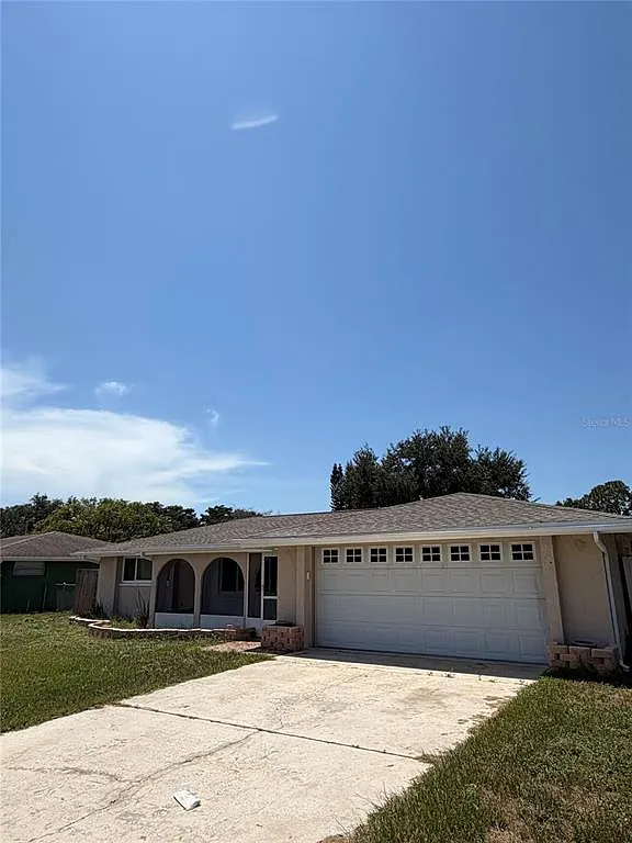 3 bed, 3.0 bath, 1481 sqft, $2,100 — Photo 1
