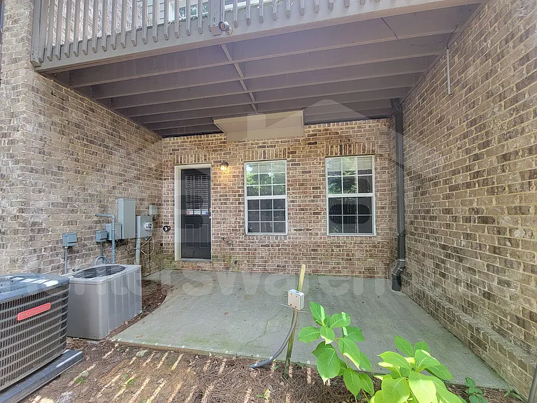 2671 Rivers Edge Dr — Photo 1
