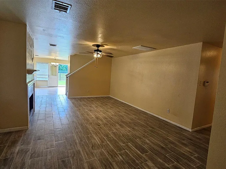 22135 Greengate Dr — Photo 26
