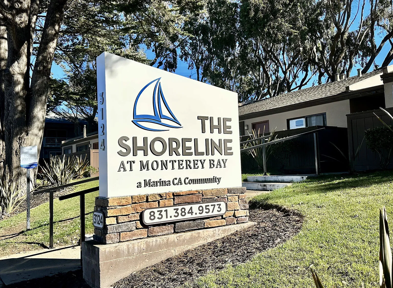 The Shoreline at Monterey Bay — Photo 1