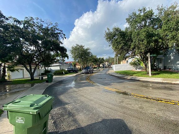 4th image of 16620 NW 1st St