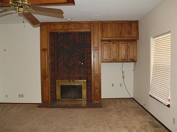 2nd image of 4001 Country Club Dr