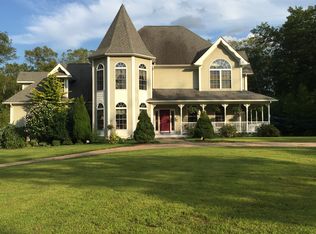 43 Teaberry Dr, Glocester, RI 02814