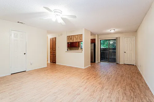 404 Kenniston Dr #C Photo 1