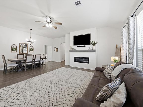 4th image of 213 White Wing Ln