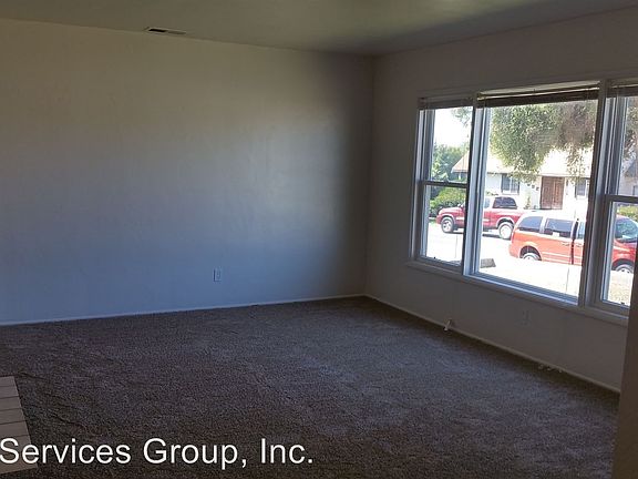 5th image of 687 Robert Ave