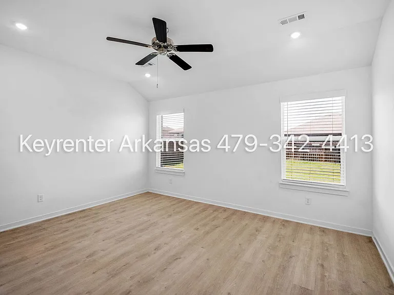 1071 Emerald St — Photo 18