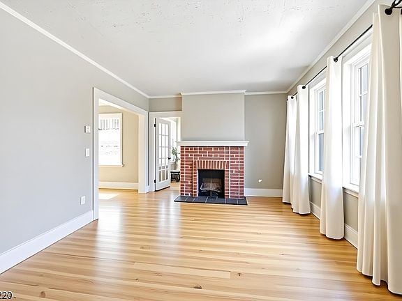 4th image of 64 Fernwood Rd