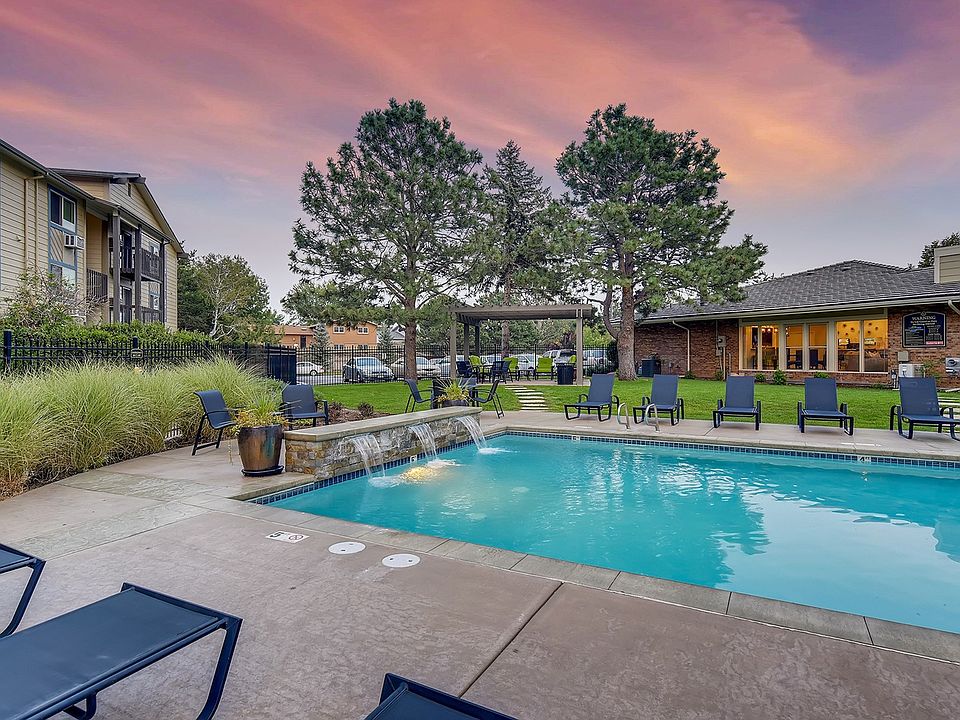 Clearview Apartments 4840-print-044-046-Exterior-3600x2403-300dpi