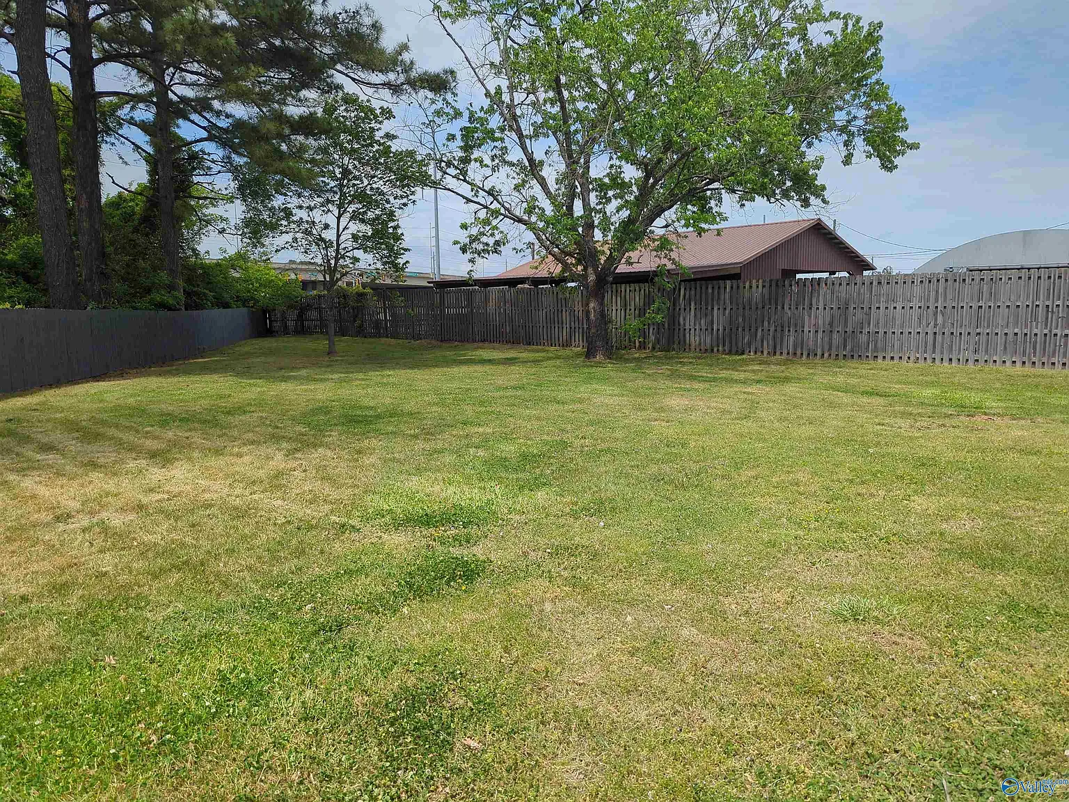 3 bed, 2.0 bath, 1995 sqft, $1,695 — Photo 2