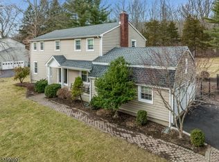 16 Valley Way, Mendham, NJ 07945