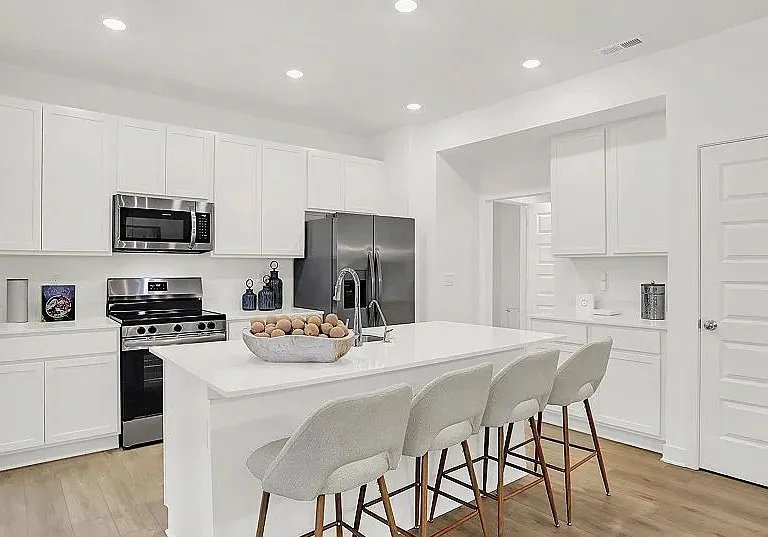 2816 Corbett Dr — Photo 4