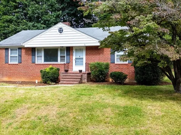 906 Belmore Ave, Staunton, VA 24401