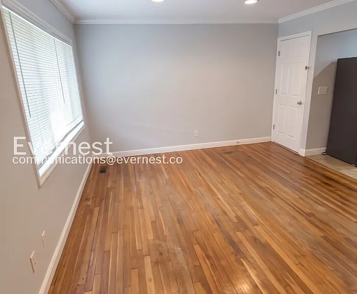 6913 Martha Ave #B — Photo 5